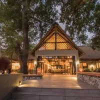 Abelana River Lodge, hotel Phalaborwában