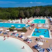 hu Montescudaio Village, hotel em Montescudaio