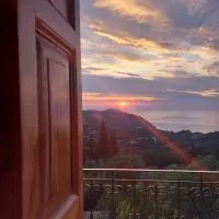 Μπαλκόνι του Αιγαίου father's house in Kimi, hotel a Kími