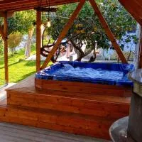 The Elysian at Nicopolis 2BR exclusive jacuzzi, hotel u gradu 'Nikópolis'