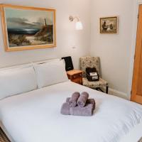 Creeksea Place Barns, hotel in Burnham-on-Crouch