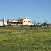 Casa Rural Las Canteras, готель у місті Трухільйо