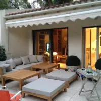 Sani Villa Leventis, Apollon and Sokrates Corner, hotel en Sane