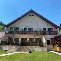CASA ALEXANDRA, hotel v destinaci Galeş