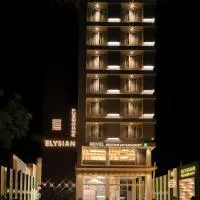 Hotel Elysian Residency، فندق في أحمد آباد