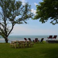 Birds Point Cottage on a Cliff facing Lake Erie., hotel em Wheatley