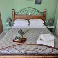 Anastasios Olive Garden Apartments, hotel din Petalidhion