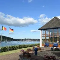Whispering Pines – hotel w mieście Crosshaven