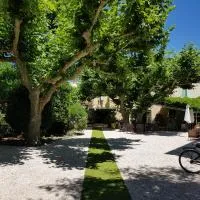 Logis Hotel la Ferme, khách sạn ở Avignon