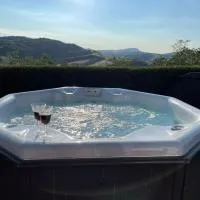 Viesnīca Villa Tamara Country & Spa Suites pilsētā Montefiore Conca