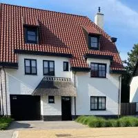Les Cigognes, hotel u gradu Knokke