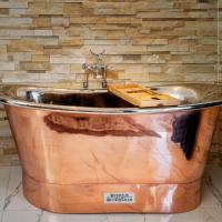 Relax in Super Size Copper Tub - 2 bedroom villa