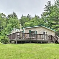 Deck, Fire Pit & Yard: Mountain Escape!, hotel v destinaci Benezette