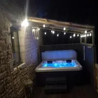Gîte La Grange de La Trigalle avec spa professionnel privatif, hótel í Valognes