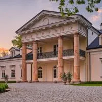 Dwór w Żytnie, hotel Żytno városában