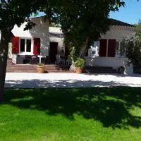 La Bonbonne en Provence โรงแรมในTravaillan