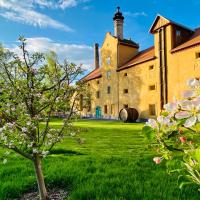 Pivovar Lobeč: Lobeč şehrinde bir otel