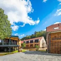 Landhotel Weihermühle، فندق في Thaleischweiler-Fröschen