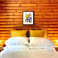 Riverside log cabins, hotel in Comrie