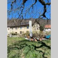Vöens, St-Blaise, Logement entier - 2 chambres, hotel en Marin