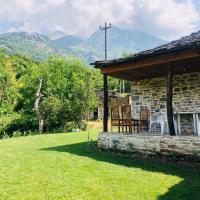 Guest House Qafe Dardha - Tomorr National Park, готель у місті Dardhë