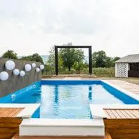 Skriveni raj – hotel w mieście Gornji Milanovac