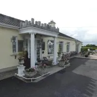 Bunratty Castle Mews B&B, hotel i Bunratty