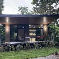 Bongalow Villa Sarchi, hotel u gradu Sarchí
