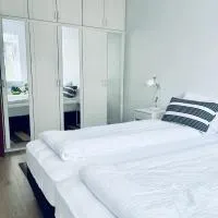 Day Dream Soleyjargata Rooms & Apartments、レイキャビクにあるレイキャビク国内空港 - RKVの周辺ホテル
