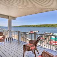 Lakefront Apt with Dock Steps to Dine and Swim!, hotel in Conesus