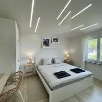 Lambda Holiday Apartments، فندق في جيسينتسي
