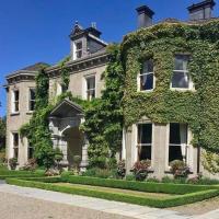 Tinakilly Country House Hotel, hotel di Rathnew