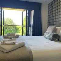 Boston West Hotel, hotel sa Boston