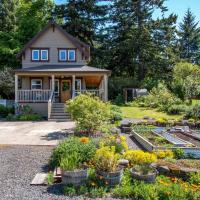 Venture Garden House cottage, hotel in Cascade Locks