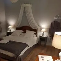 Sous les Remparts, hotel v destinaci Solignac
