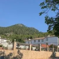 Hotel Mirasierra, хотел в Кото Риос