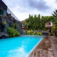 Hotel Mahkota Plengkung by ecommerceloka, hotel v destinaci Banyuwangi