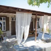 Skinos House, готель у місті Vári