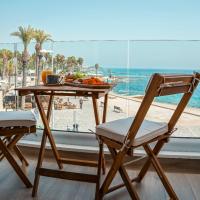 COSea Living: SeaSide Deluxe Suite in Harbour 107B، فندق في بافوس
