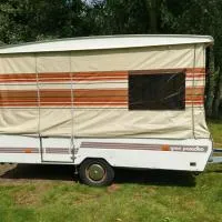 Old Timer Vouwwagen、Tynaarloのホテル