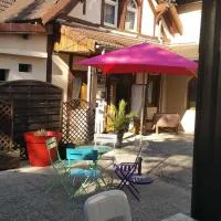 Logis Doubs Rivage, hotel in Charette