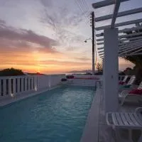 Dibellee Mykonos Studios, hotel Glásztroszban