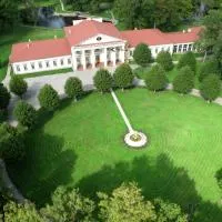 Taujėnų dvaro svečių namai, hotel u gradu Towiany