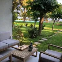 Garden Oasis by the Sea - Pool & Parking, hotel u gradu Aji Teodori