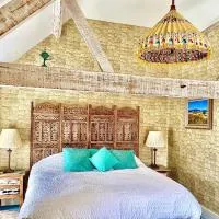 Luxurious, Fabulous, Fun, Contemporary Suite in Retreat Centre, hotel u gradu 'Salisbury'
