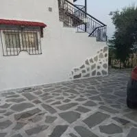 Pantheon, hotel i Serres