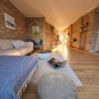 Art Gallery Apartment, hotel a Nové Zámky