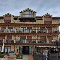 Hotel La Huerta, hotel din Isla