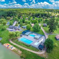 Le Camping Grand Cerf – hotel w mieście Gimouille