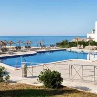 Alua Suites Las Rocas, хотел в Кала Д'Ор